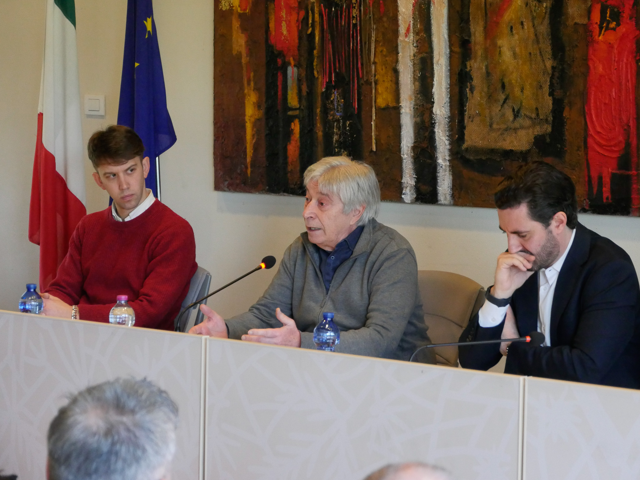 Da destra a sinistra: Fabio Spezzani, Sindaco di Baiso e Vicepresidente dell'Istituto Cervi, Vasco Errani, Presidente dell'Istituto Cervi e Giorgio Zanni, Presidente della Provincia di Reggio Emilia