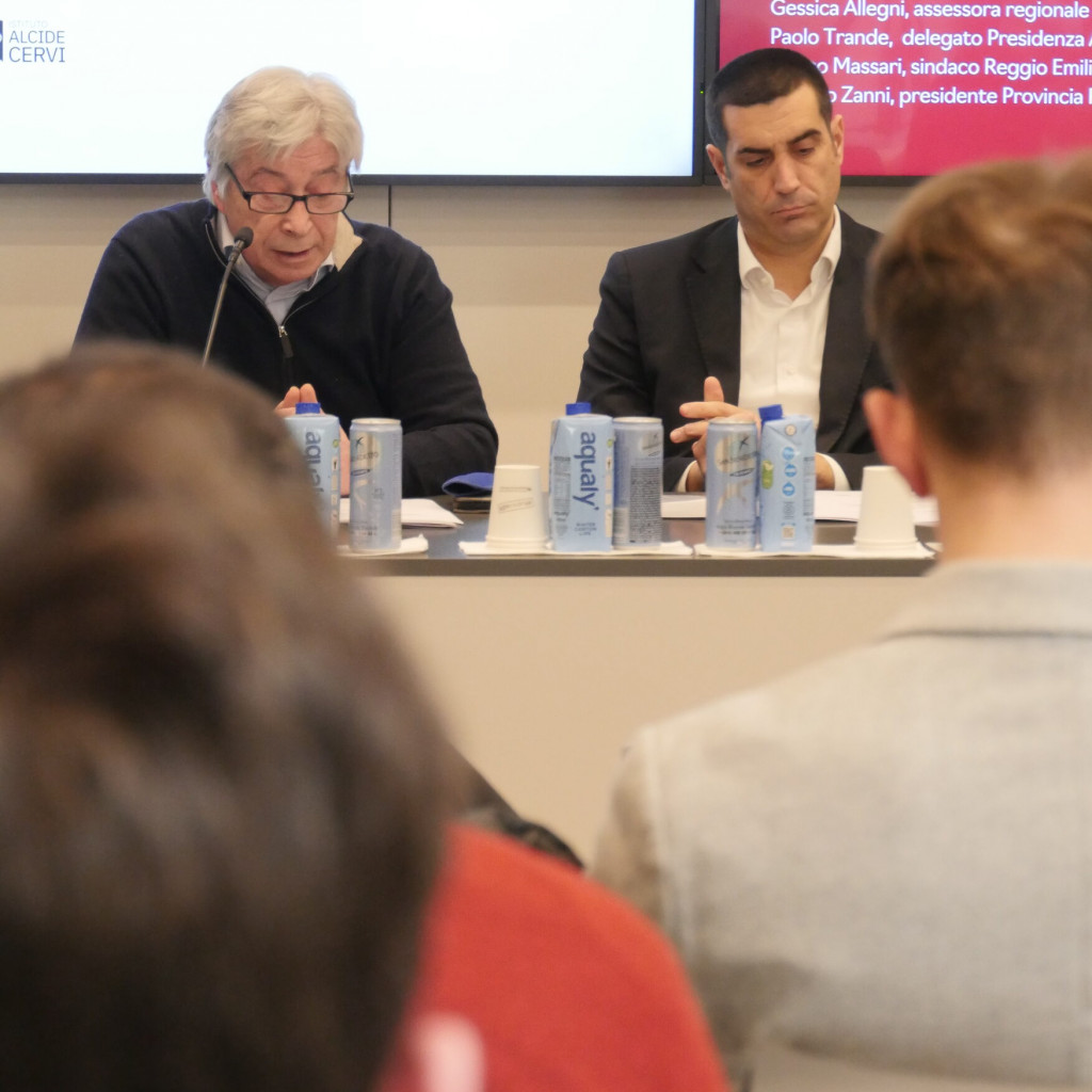 Da sinistra a destra: Vasco Errani e Michele De Pascale