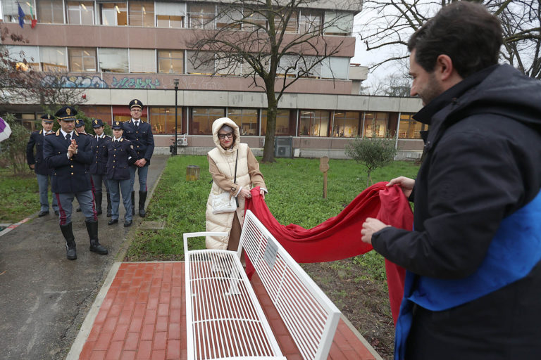 Il Presidente Zanni ed Elena Iori svelano la panchina bianca