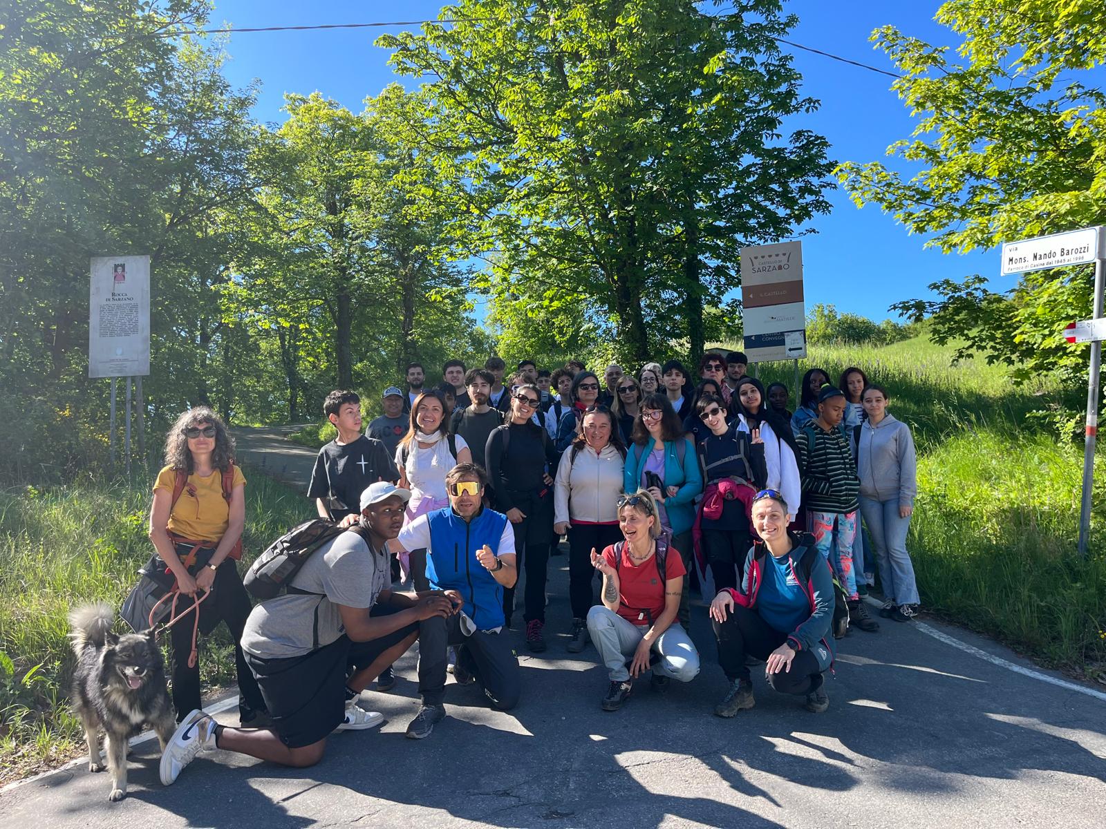 Attività di trekking, foto di gruppo alla partenza